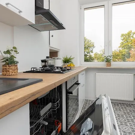 Cozy Studio With Bath Bielany By Renters