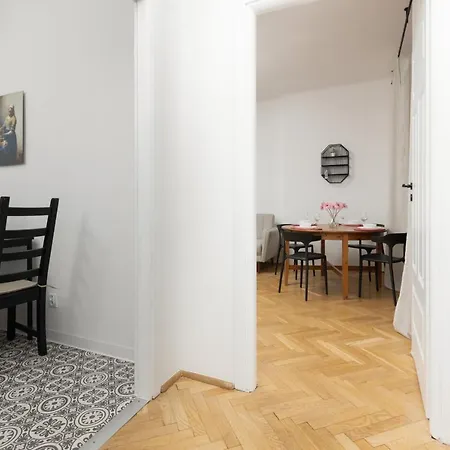 Cozy Studio With Bath Bielany By Renters Apartament *